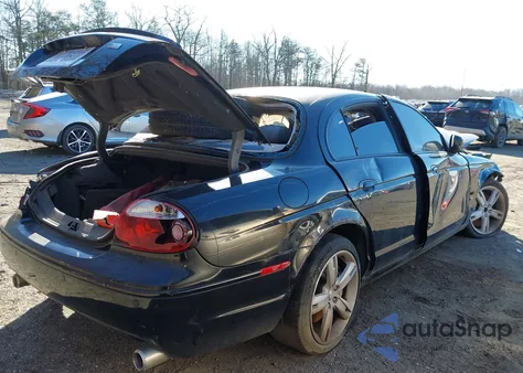 2005 Jaguar S-Type 4.2L V8 R from USA, damaged, VIN SAJWA03VX51N34981